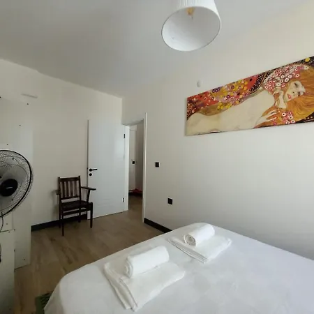 Daire New Air-conditioned Within Walking Distance To Tourist Attractions