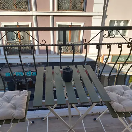 New Air-conditioned Within Walking Distance To Tourist Attractions